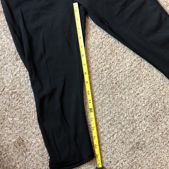 Lululemon Wunder Under Crop Leggings, Size 6 - Black with Mesh Detailing - Picture 6 of 8